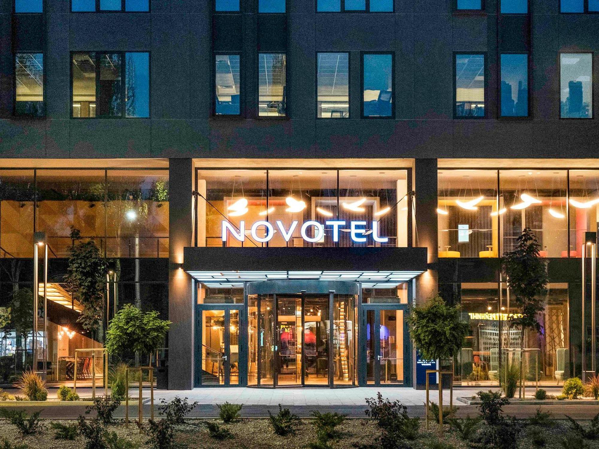 Novotel Bishkek City Center Exterior foto Novotel Vilnius City Centre